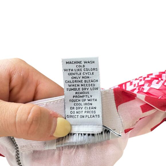 Carmen Marc Valvo Red & White Art to Wear Print Accordion Pleated Midi Skirt - Picture 7 of 7